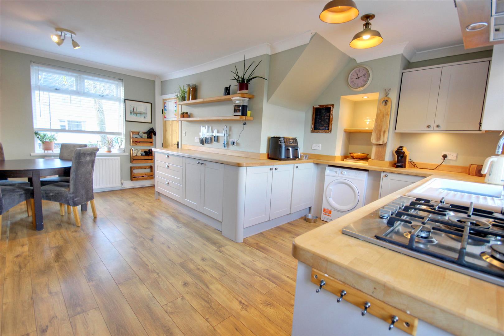Warton Avenue, Beverley